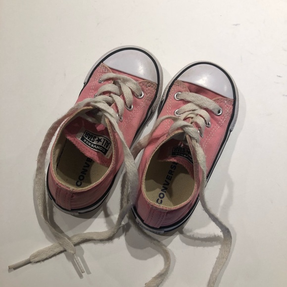 Converse little girls size 7 pink good condition - Picture 5 of 8